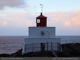 PAGE PHOTO Amphitrite Lighthouse UCLUELET