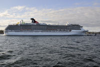 Photo-Cruise-Ships-103-Carnival-Spirit-2012-07-30