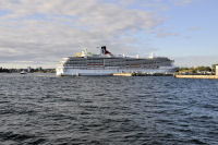 Photo-Cruise-Ships-108-Carnival-Spirit-in-Victoria-2012-07-30