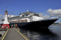 Photo-Cruise-Ships-115-Ansterdam-Coming-in-Victoria-2012-08-09