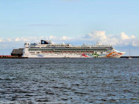 Photo-Cruise-Ships-39-Norwegian- Pearl-2008-08-02