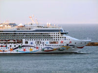 Photo-Cruise-Ships-45-Norwegian-Star-2008-09-24