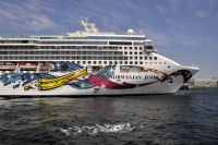 Photo-Cruise-Ships-99-Norwegian-Jewel-2012-07-27
