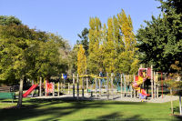 Photo-Esquimalt-Gorge-Park-68-2011-10-18-Kids-playground