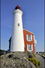 Fisgard-Lighthouse-36-2011-09-11-Fort-Rodd-Hill-Fisgard-Lighthouse-Front-View