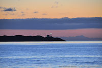 Photo-Victoria-188-2011-11-01-Surise-at-Clover-Point-Trial-Island-Lighthouse-Victoria,B.C