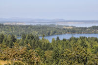 Photo-Victoria-280-View-from-Observatory-Hill-2012-08-11-View-NOrth-East-to-Elk Lake