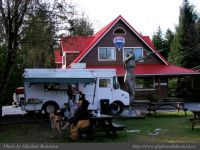 photo-UCLUELET-21-2009-01-01-03-LOCALS-AT-THE-CHIP-WAGON-in-UCLUELET