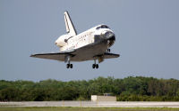 FREE wallpaper-NASA-11-Space-Shuttle-Discovery-2009-05-28-STS-119-Wide-Screen
