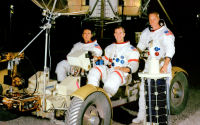 wallpaper-NASA-140-Apollo-15-Jame-B.-Irwin-LMP-David-R.-Scott-CMDR-Alfred-M-Worden-CMP-1971-03-19-ws