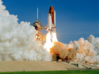 FREE wallpaper-NASA-19-Space-Shuttle-Discovery-first-launch-1984-08-30-STS-41-D-Full-Screen