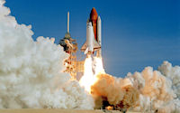 FREE wallpaper-NASA-19-Space-Shuttle-Discovery-first-launch-1984-08-30-STS-41-D-WS