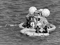 FREE wallpaper-NASA-211-Apollo-17-Navy-diver-helps-Jack-Schmitt-during-recovery-1972-12-19-FS