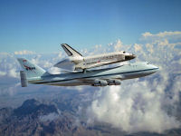 FREE wallpaper-NASA-23-Space-Shuttle-Discovery-Photo-by-Lori-Losey-NASA-2005-08-19-FS