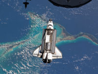FREE wallpaper-NASA-28-Atlantis-Last-Approach-at-ISS-2011-08-10-STS-13-FS