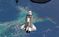 FREE wallpaper-NASA-28-Atlantis-Last-Approach-at-ISS-2011-08-10-STS-13-WS