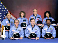 FREE wallpaper-NASA-34-Lost-Space-Shuttle-Challenger-Crew-STS-51-L-1986-01-28-Full-Screen