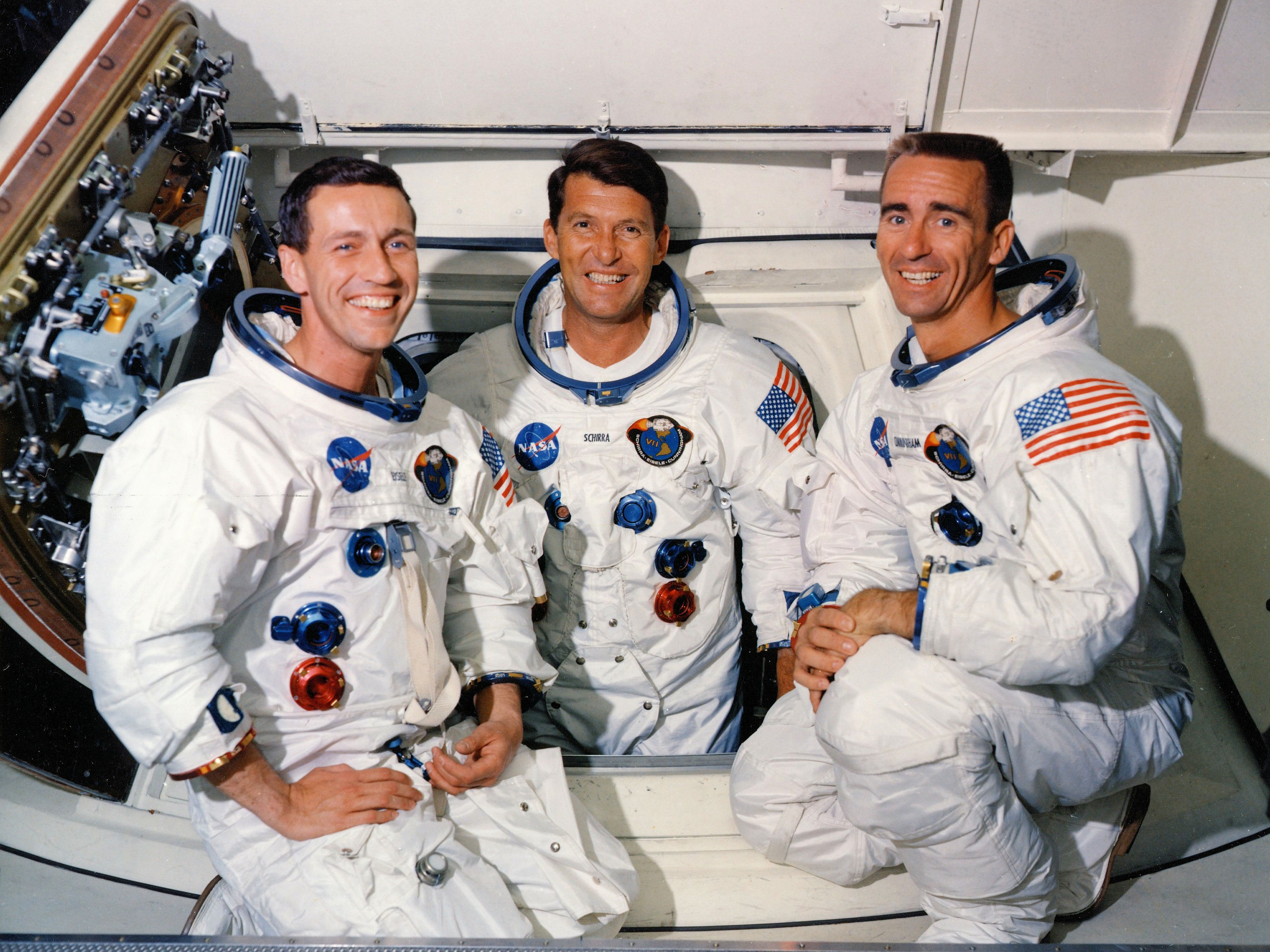 http://www.gbphotodidactical.ca/images/wallpaper-NASA-50-A-Crew-of-Apollo-7-1968-05-22-fs.jpg