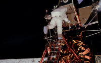FREE wallpaper-NASA-88-Apollo-11-Buzz-Aldrin-descending-the-Ladder-1969-07-20-WS