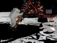 FREE wallpaper-NASA-90-Apollo-11-Buzz-Aldrin-Descending-the-Ladder-1969-07-20-Full-Screen