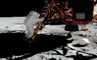 FREE wallpaper-NASA-90-Apollo-11-Buzz-Aldrin-Descending-the-Ladder-1969-07-20-Wide-Screen