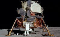 FREE wallpaper-NASA-95-Apollo-11-Aldrin-unpacks-experiments-from-LM-1969-07-20-WS