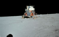 FREE wallpaper-NASA-97-Apollo-11-Neil-Armstrong-take-photo-of-landing-site-1969-07-20-WS