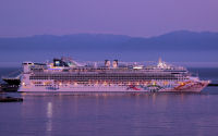 wallpaper-OTHERS-23-Norwegian-Pearl-in-Victoria-BC-ws