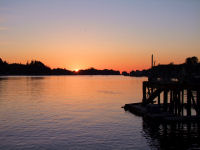 FREE wallpaper-Sunrises-Sunsets-36-Rise-Going-Fishing-UCLUELET-B.C-2008-12-16-FS