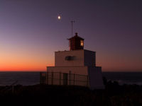 FREE wallpaper-Sunrises-Sunsets-79-Rise-at-Amphitrite-Lighthouse-UCLUELET-B.C.-2009-01-19-FS