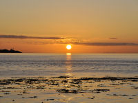 FREE wallpaper-Sunrises-Sunsets-99-Rise-Trial-Island-Lighthouse-from-Clover-Point-Victoria-B.C-2011-11-01-FS