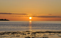 FREE wallpaper-Sunrises-Sunsets-99-Rise-Trial-Island-Lighthouse-from-Clover-Point-Victoria-B.C-2011-11-01-WS