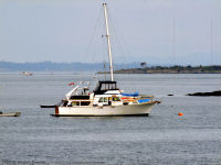 Photo-BOATS-77-2008-05-01-SAILBOAT-and-MOTOR-BOAT-AT-OAK-BAY-MARINA