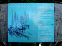 Photo-Pink-Lake-07-Sign-in-the-Parking-Lot-Parc-de-la-Gatineau-2009-07-06