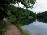 Photo-Pink-Lake-85-View-of-the-Trail-and-Lake-Parc-de-la-Gatineau-2009-07-06