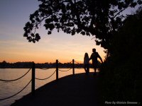 Photo-Victoria-150-2009-10-06-LOVERS-AT-SUNSET