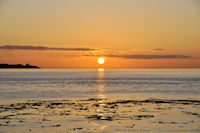 Photo-Victoria-194-2011-11-01-Surise-at-Clover-Point-Trial-Island-Lighthouse-Victoria,B.C