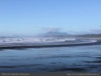 pphoto-Wickaninnish-Beach-86-2009-01-08-306-Surf-and-Mountains-at-Wickaninnish-Beach