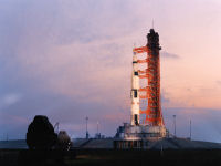 FREE wallpaper-NASA-121-Apollo-13-At-launch-Pad-39-A-1970-04-10-Full-Screen