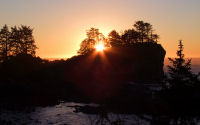 FREE wallpaper-Sunrises-Sunsets-74-Sets-HE-TIN-KIS-TRAIL-UCLUELET-B.C.-2009-01-18-WS
