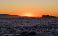 FREE wallpaper-Sunrises-Sunsets-81-Rise-near-Amphitrite-Lighthouse-UCLUELET-B.C-2009-01-19-WS